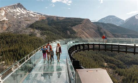 Columbia Icefield Skywalk: Cliff-edge Glass Walkway in Jasper National Park