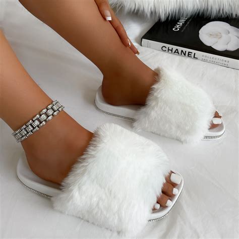 Candyfloss White Fluffy Faux Fur Slippers | SIMMI London