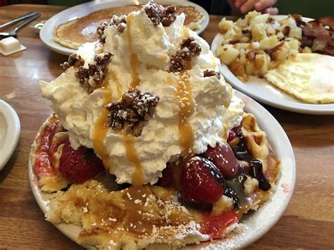 Pittsburgh, PA Edition: DeLuca's Diner - Candace Lately