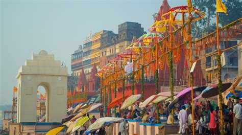 Visit Dasaswamedh ghat in Varanasi | Expedia