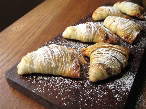 Daring Bakers: Sfogliatelle Ricci and Lobster Tail Pastries