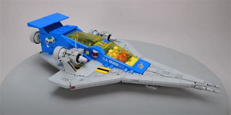 LEGO 90th anniversary 10497 Galaxy Explorer critics' review