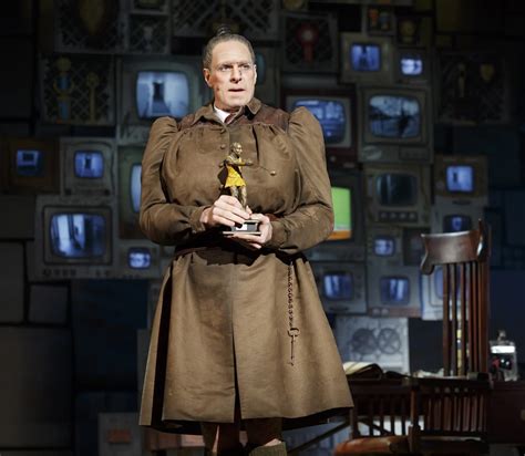 “Matilda the Musical” actor on playing Miss Trunchbull – The Current