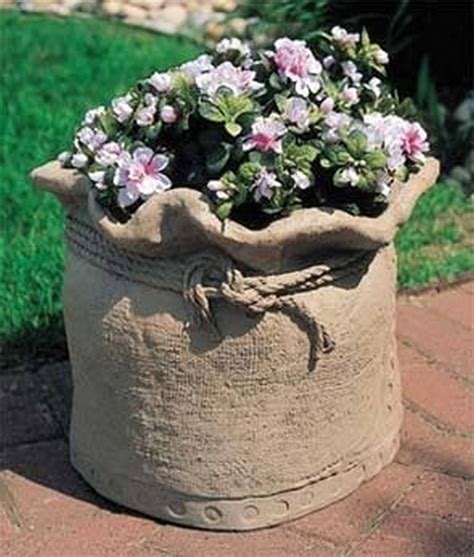 Cheap Burlap Bag Shaped Concrete Planters: 10-Step Guide