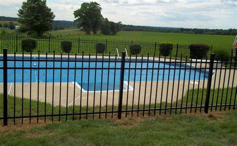 aluminum-pool-fence | Smucker Fencing