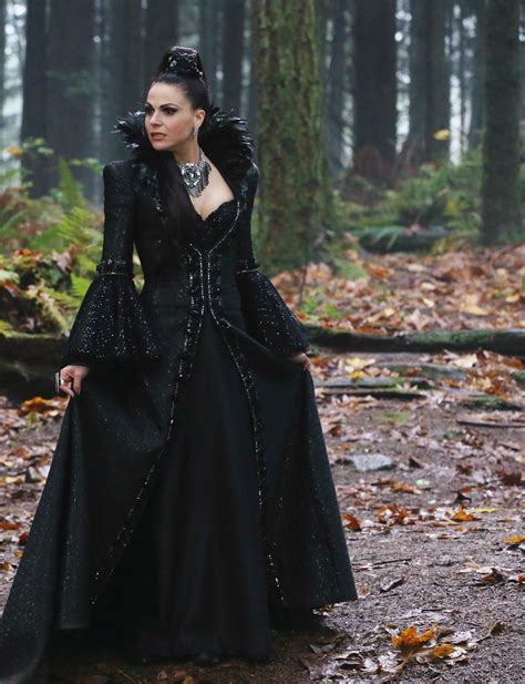 Pin by Veronika on Once upon a time costumes | Queen outfits, Queen ...