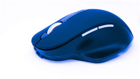 What Do the Side Buttons on a Mouse Do? | DeviceTests