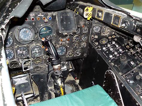 14CF100Cockpit