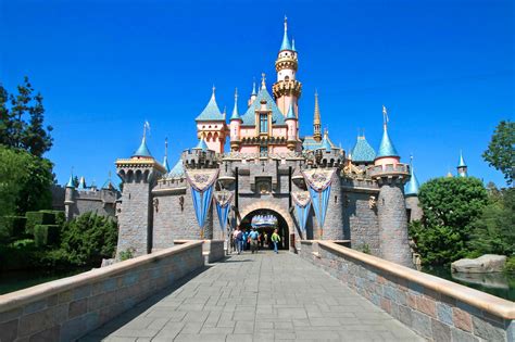 9 Best Theme Parks in the USA - America’s Most Amazing Amusement Parks ...