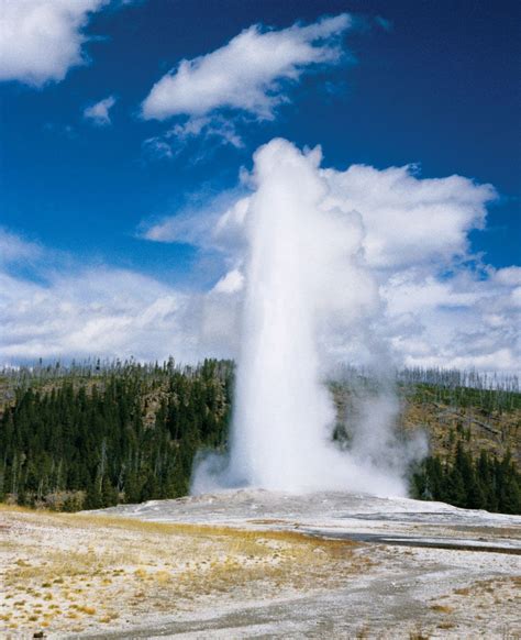 Old Faithful | Yellowstone National Park, Wyoming, Map, & Facts ...