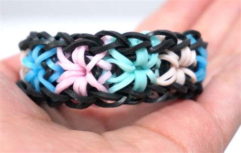 Rainbow Loom Starburst Bracelet with 2 forks no hook - Colorful Rubber ...