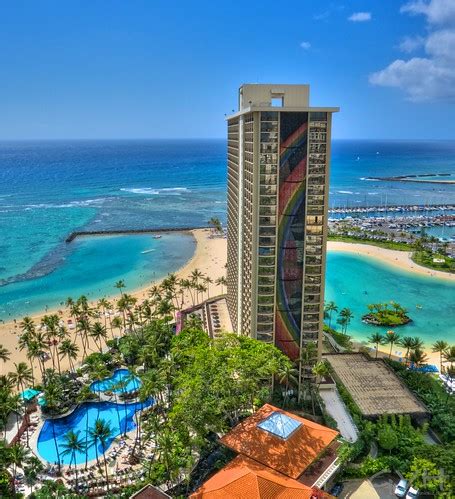 Waikiki's Hilton Hawaiian Village in Photos & Video - Go Visit Hawaii