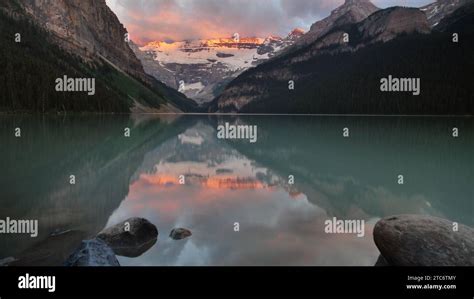 Sunrise at Lake Louise Stock Photo - Alamy