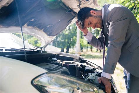 10 steps to take if your car breaks down on the side of the road - Mach ...