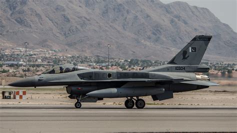 A Pakistan Air Force F-16 Block 52+ at Nellis AFB for Red Flag (x-post ...