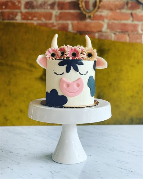 Cow Cake Design Images (Cake Gateau Ideas) - 2020 | Cow cakes, Cow ...