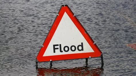 River Wey flood warning as Storm Brendan rainfall puts properties at ...