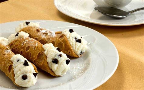 Bellino Chocolate Chip Mini Cannoli