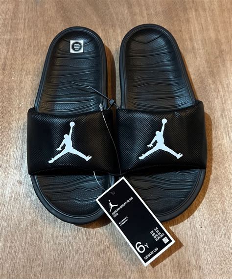 Authentic Jordan Slides, Men's Fashion, Footwear, Slippers & Slides on ...