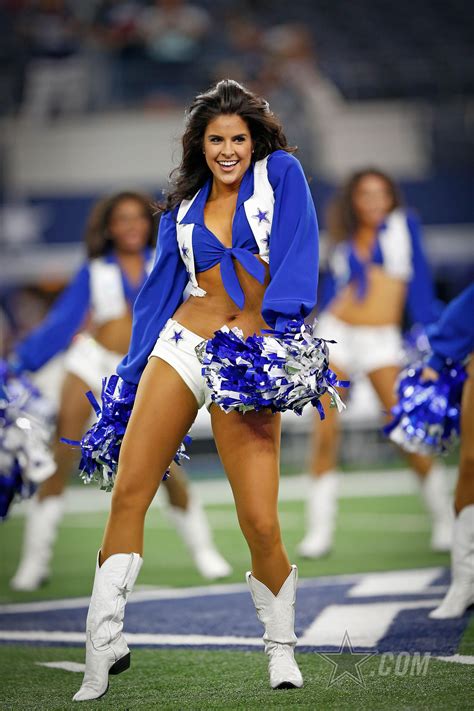 Dallas Cowboys Cheerleaders | Cheerleading outfits, Hot cheerleaders ...