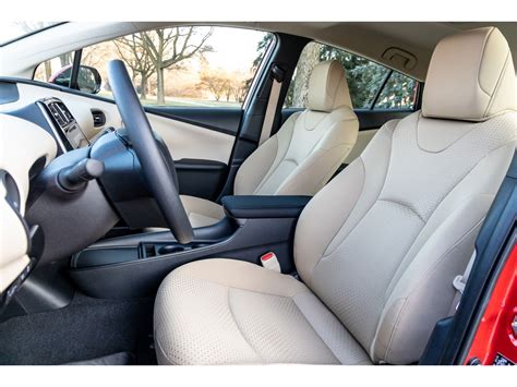 2019 Toyota Prius: 144 Interior Photos | U.S. News