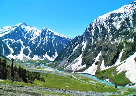 Enchanting Himalayas at Kashmir, India! [OC] [4314 X 3052] : EarthPorn