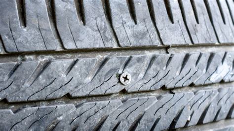 Run-flat Tires vs. Repair Kit vs. Spare (Which is Best?) – Auto Trends ...