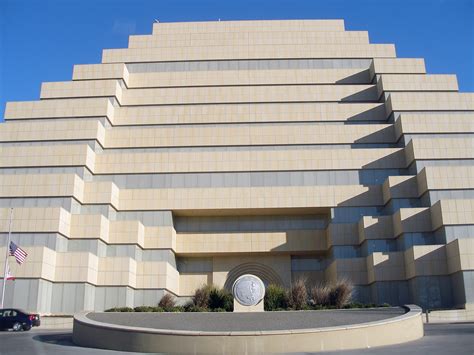 File:Ziggurat Building.jpg - Wikipedia, the free encyclopedia