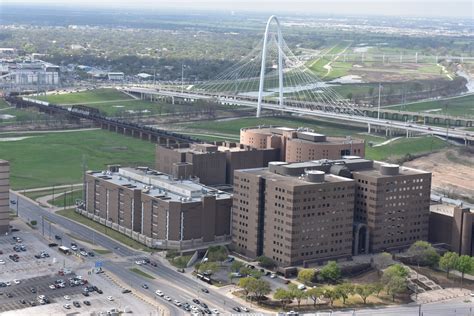 Dallas County jail population climbing amid tech trouble | KERA News