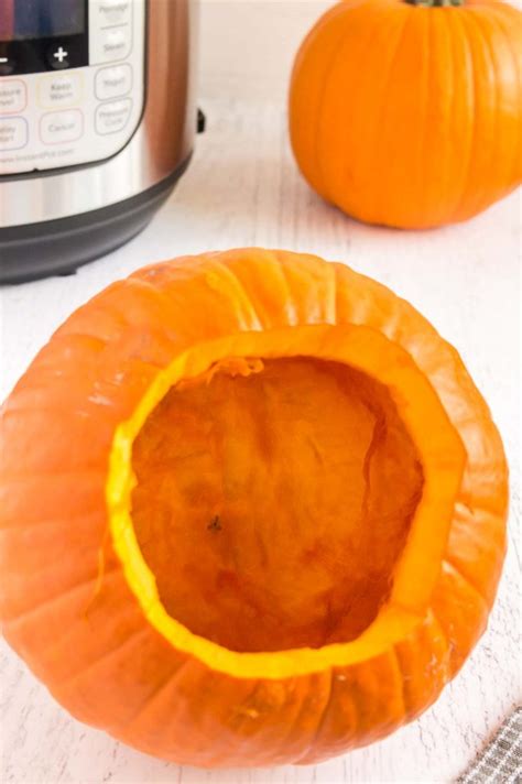 How to make Homemade Pumpkin Puree - West Via Midwest