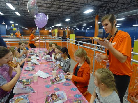 Choose Sky Zone Trampoline Park for Girls Birthday Parties - Akron Ohio ...