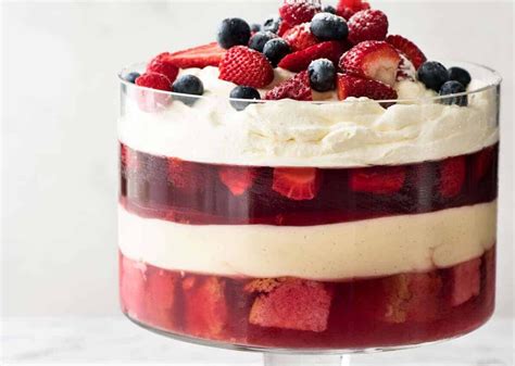 Christmas Trifle! | RecipeTin Eats