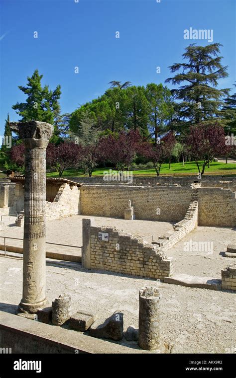 Roman ruins - Vaison-La-Romaine - Vaucluse - Provence - France Stock ...