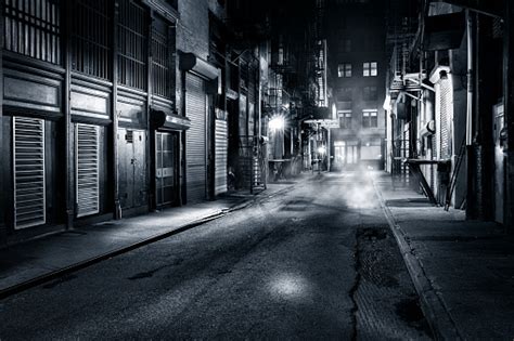 Cortlandt Alley By Night In Nyc Stock Photo - Download Image Now - iStock