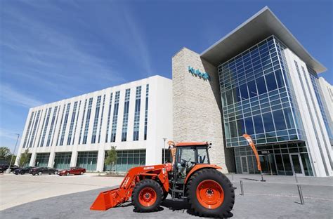 Kubota Tractor cuts the ribbon on $50 million Grapevine headquarters ...