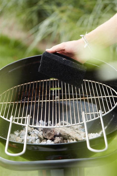 Maintenance of your charcoal barbecue – Barbecook