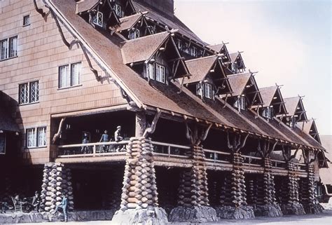 Old Faithful Inn - Yellowstone Insider