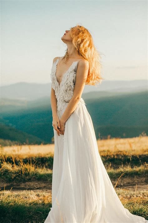 20 Romantic Ethereal Wedding Dresses