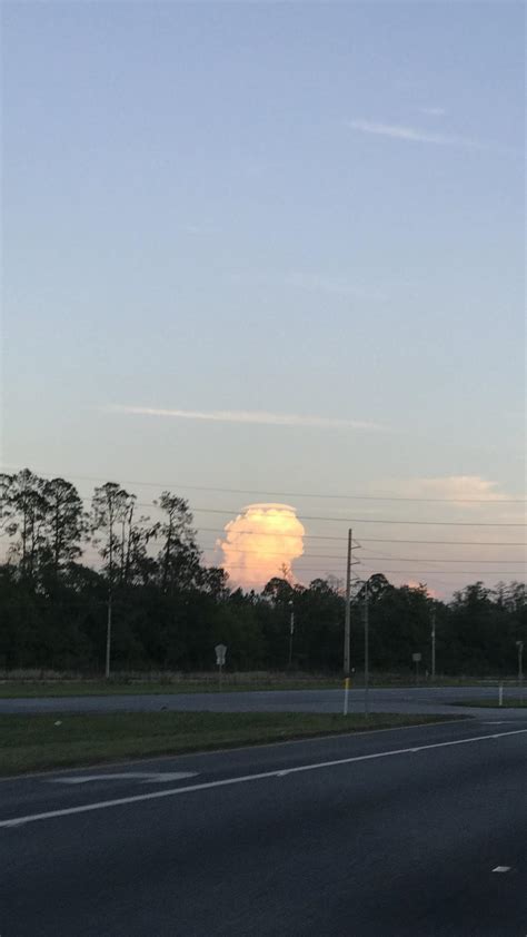 Pileus cloud : r/WeatherPorn