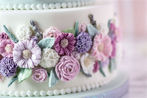 Beautiful Vintage Wedding Cake by Karen Davies Sugarcraft. Pastels ...