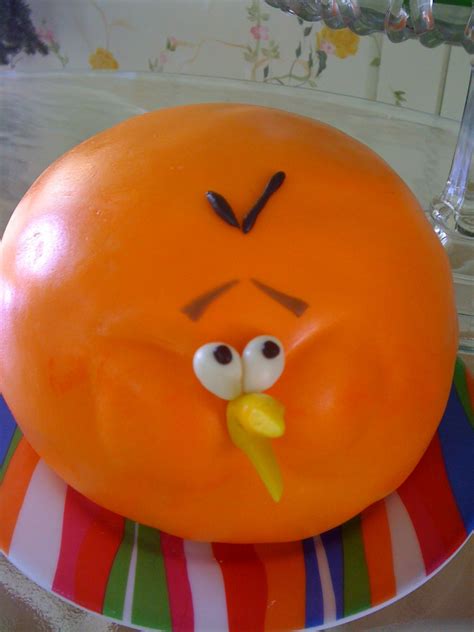 Orange Angry Bird Cake | Angry birds cake, Party cakes, Cake decorating