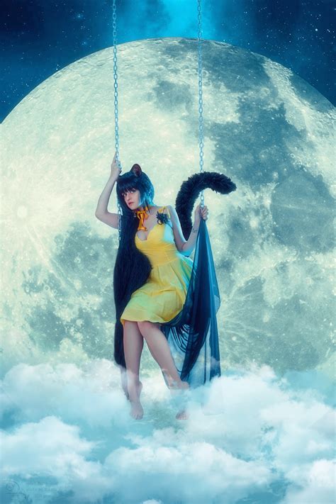 Sailor Moon Luna Cosplay