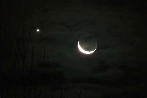 Crescent Moon with Venus 8 Aug 05 | this evening's crescent … | Flickr