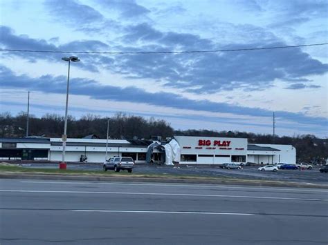 Hendersonville tornado damage shuts down Main Street, minor injuries ...