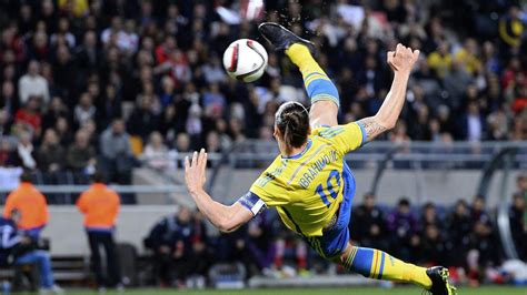 Zlatan Ibrahimovic Bicycle Kick - 1600x900 Wallpaper - teahub.io