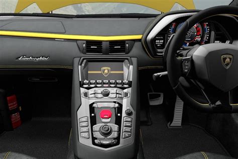 Descubrir 85+ imagen lamborghini aventador sv interior - Abzlocal.mx