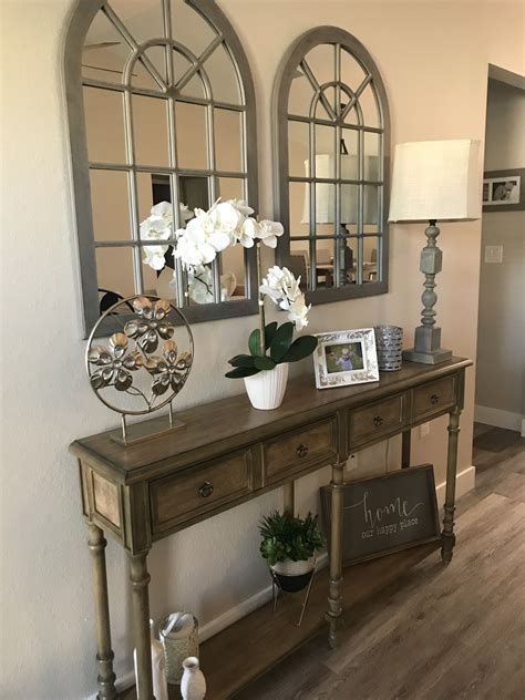 Farmhouse inspired entry way. #entryway #homedecorideas Overstock entry ...