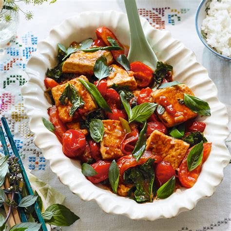 Tofu and Tomatoes With Spinach and Basil Recipe | Epicurious