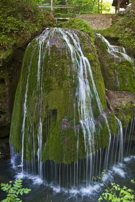 THE WORLD GEOGRAPHY: 8 Unique Waterfalls Around the World