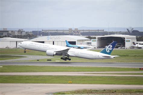 Queensland Plane Spotting: Brisbane Airport Photos - February 17